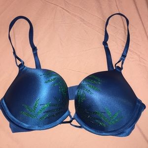 Victoria’s Secret Bombshell Plunge bra